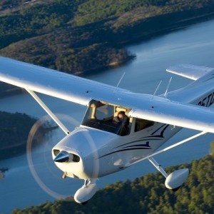 LOVE is in the AIR - полет с четириместен самолет и романтична вечер за двама