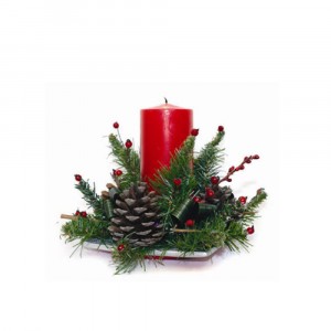 Коледна аранжировка със 1 червена свещ цилиндър 22Х21CM