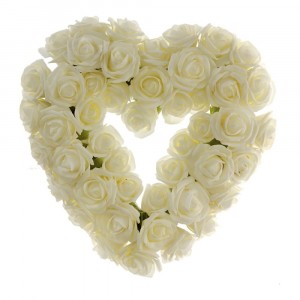 Сърце от рози крем 35Х37CM