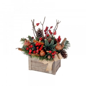 Коледна аранжировка в дървено сандъче, 30Х30cm
