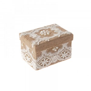 Кутия с дантела крем 14Х10Х09CM.