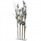 Елхови клонки на поставка със светлина