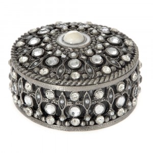 Метална кутия сребро за бижута с камъни , 6Х4 см