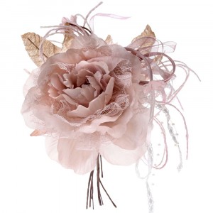 Стрък розова роза с перли, плат