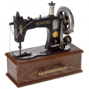 Декоративна метална шевна машина