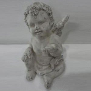 Керамична фигура ангел, протегната ръка, 10х15х16 см