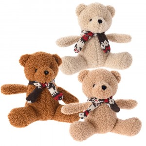 Плюшено мече с шарено шалче