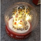 Коледна сцена в стъкло, светеща, червена, 10х10 см