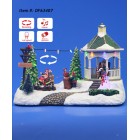 Коледна сцена беседка, двицение, музика и светлина, 28х18х20 см