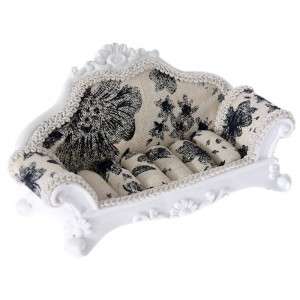 Стойка за бижута, диван, беж с черни цветя, полирезин, 16х7х7 см