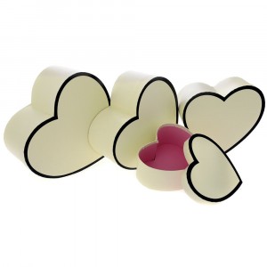 Картонена кутия сърце, екрю, комплект 4бр., 19х17х9/24х22х10/27х24х11/30х27х13 см