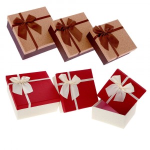 Картонена кутия с панделка, 2 модела, комплект 3 бр., 15х15х7/17х17х8/19х19х10 см