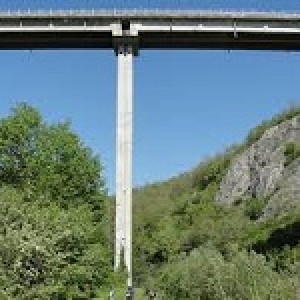 Скок с бънджи от Виадукт Ковача над р. Велека