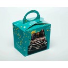 Шоколадово яйце пълно с малки шоколадови яйчица Шоколадово яйце пълно с малки шоколадови яйчица