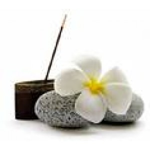 Енергизиращ масаж Java с билки и цветя