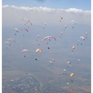 Сподели емоцията: група парапланери Сподели емоцията: група парапланери