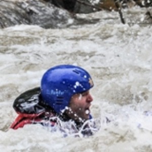 Курс за оцеляване в бързи води и екстрени ситуации - за начинаещи или напреднали Курс за оцеляване в бързи води и екстрени ситуации - за начинаещи или напреднали