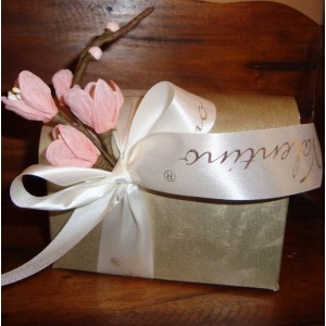 Любовно сандъче с пралини с доставка