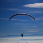 Тандемен полет по избор между моторен парапланер или парапланер издигнат с лебедка с включено HD видео заснемане и транспорт