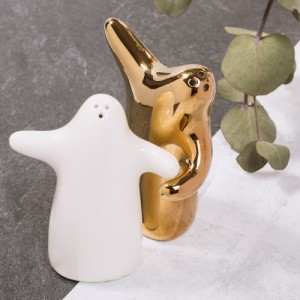 Dancing Salt & Pepper