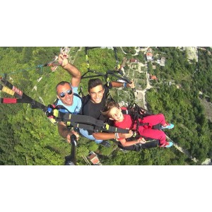 Полет с двоен парапланер /Пилот и двама пасажери/