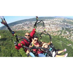 Полет с двоен парапланер /Пилот и двама пасажери/