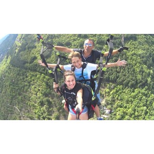 Полет с двоен парапланер /Пилот и двама пасажери/